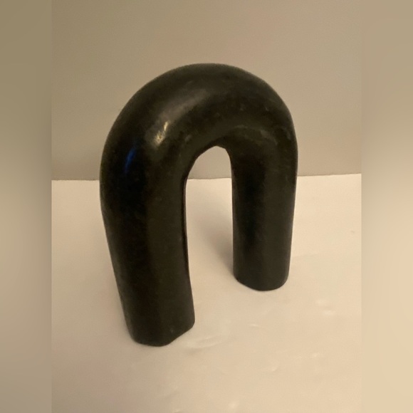 Black Marble Arches - Picture 4 of 4